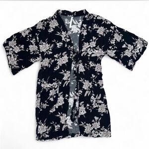 Spiritual Gangster Black and White Cloth Floral Robe
